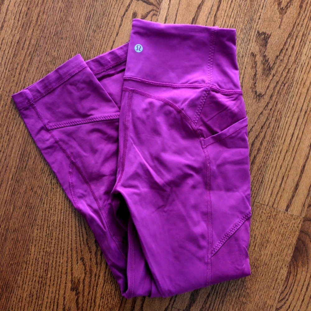 EUC Lululemon 3/4 pink leggings